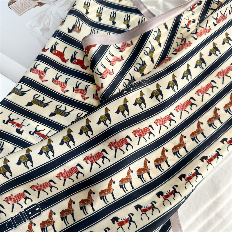 Foulards en Soie de Mûrier 65C - Travel Accessories Luxury Brands avis et prix