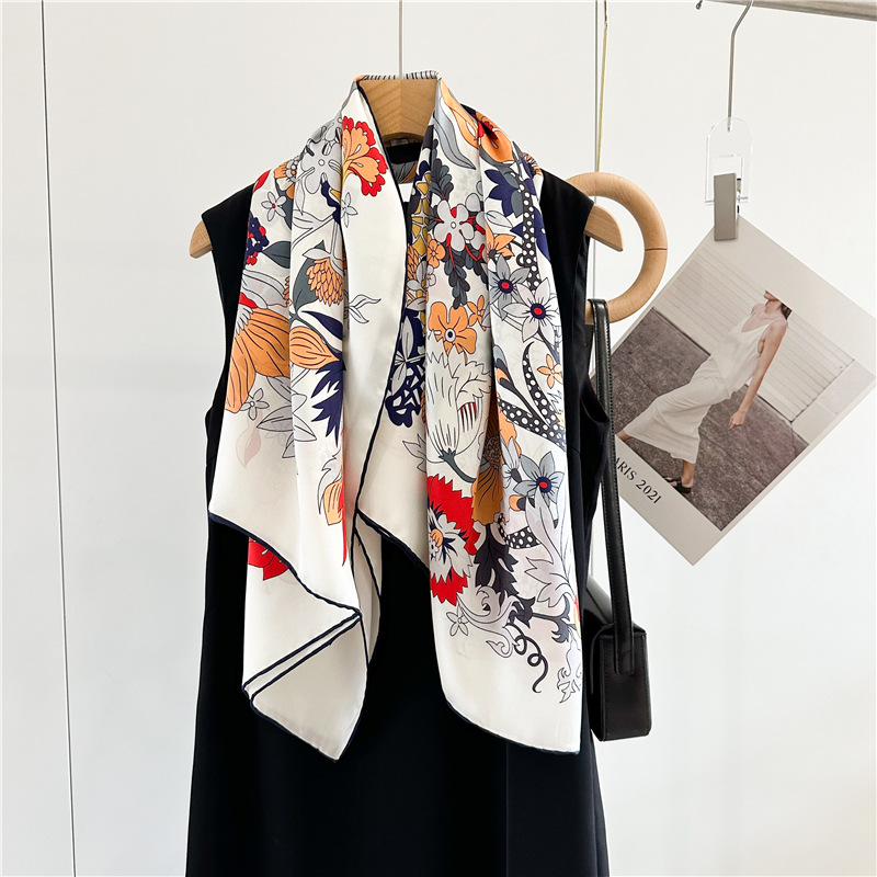 Foulard en soie 110 cm de luxe - Travel Accessories Luxury Brands avis et prix