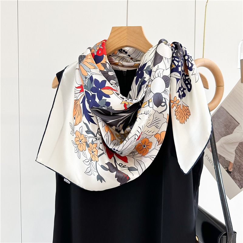 Foulard en soie 110 cm de luxe - Travel Accessories Luxury Brands avis et prix