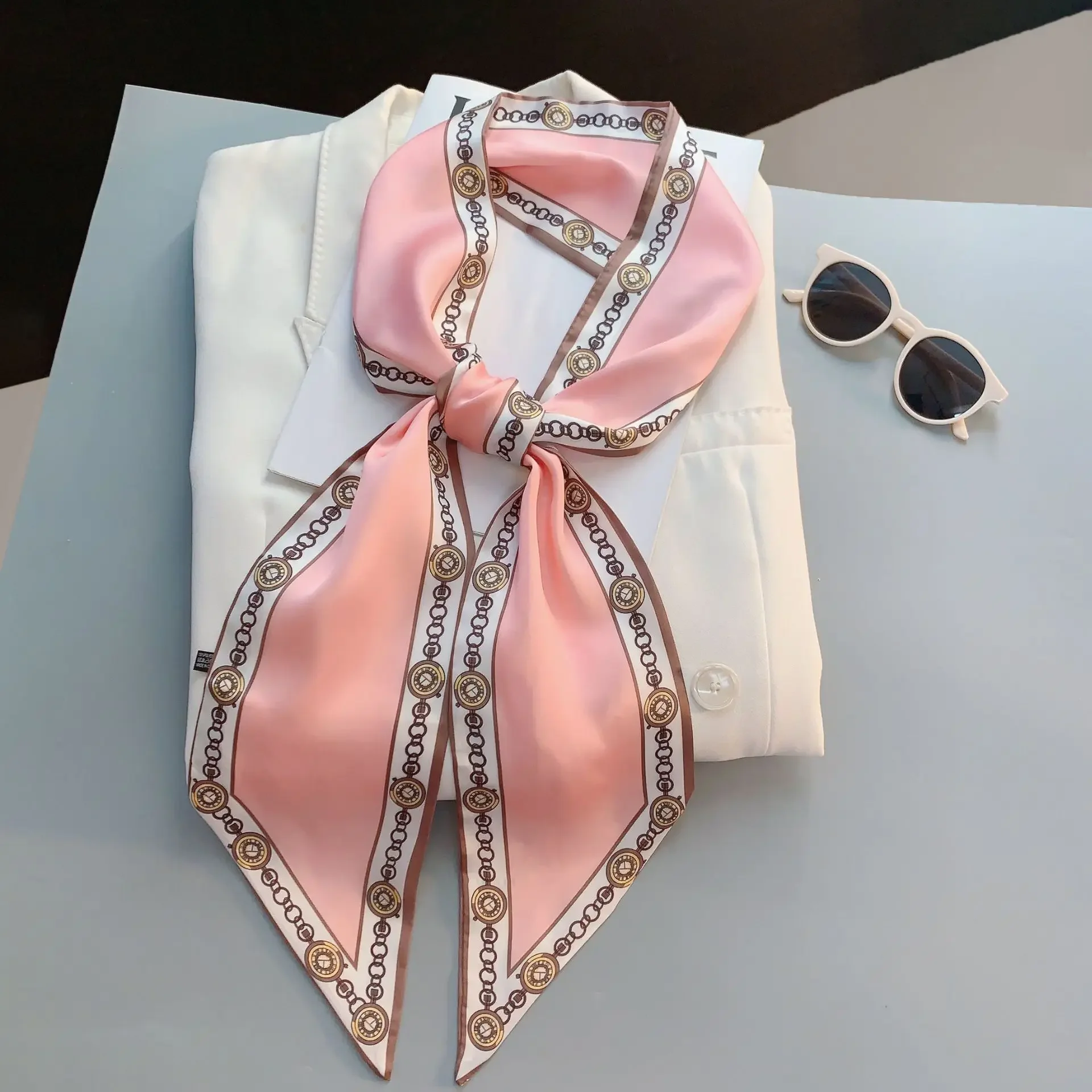 Écharpe fine imprimée à carrea - Travel Accessories Luxury Brands avis et prix