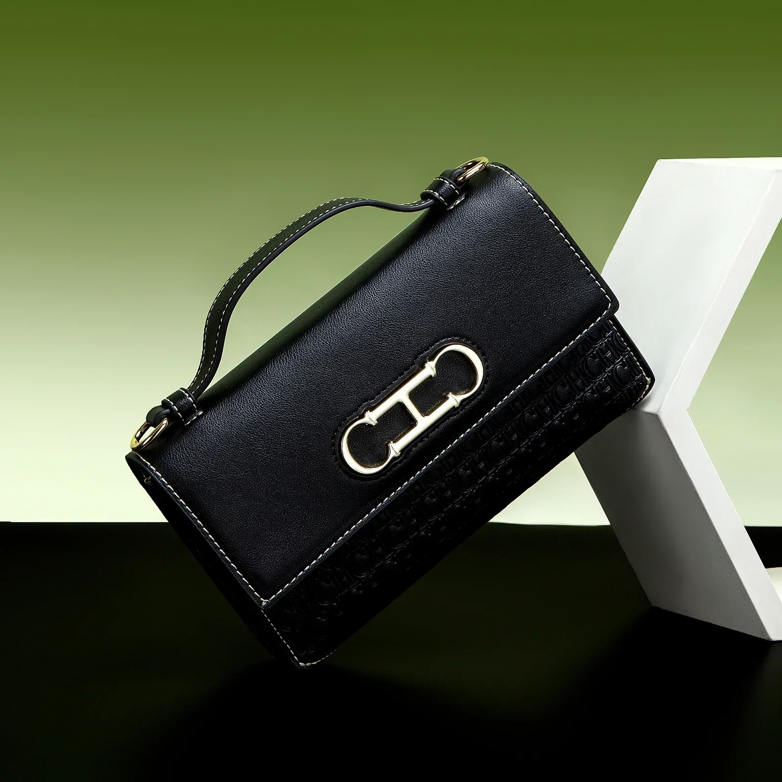 Sac à main femme CH Brand 2026 - Travel Accessories Luxury Brands avis et prix