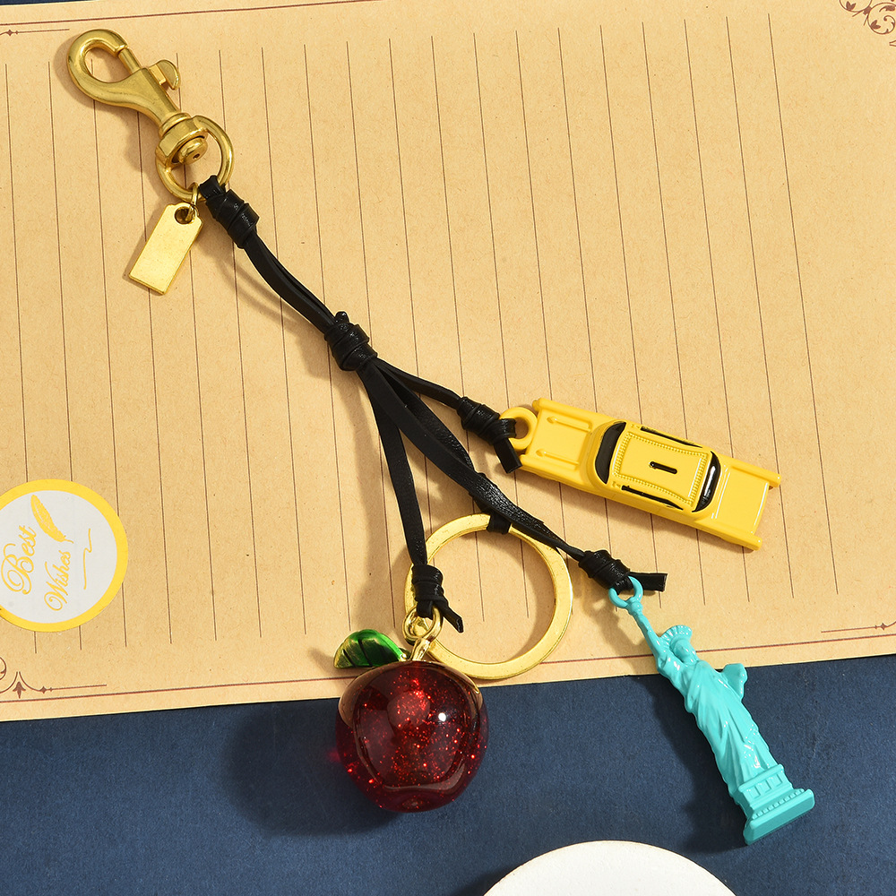 Porte-clés multi-breloques sur - Travel Accessories New York avis et prix