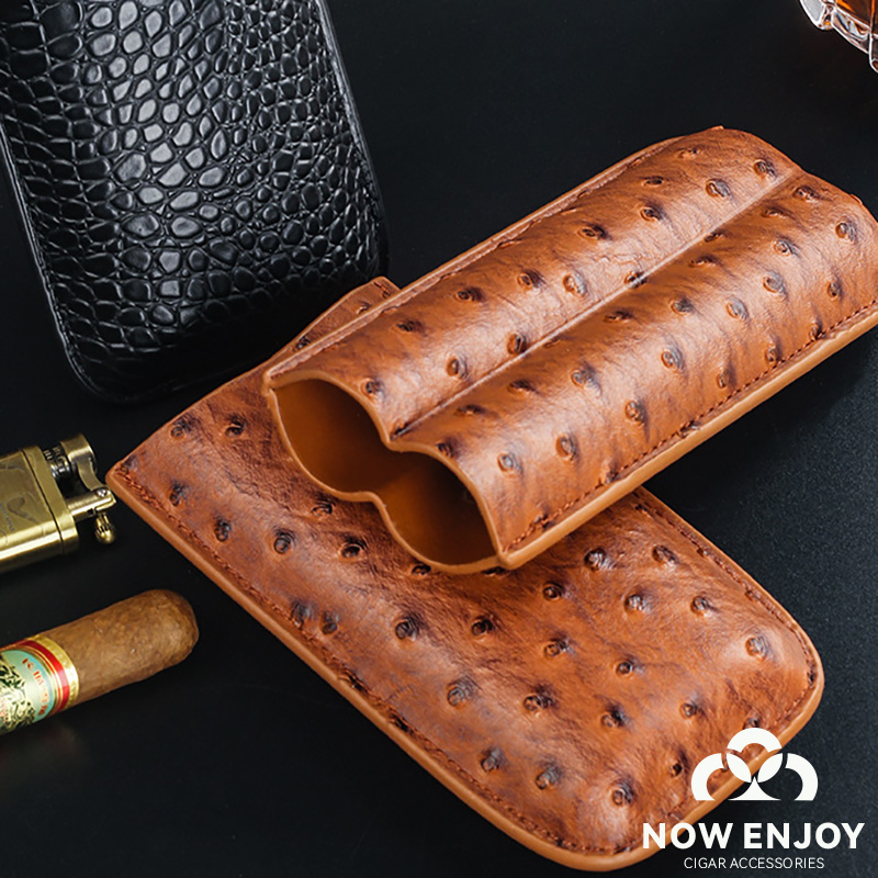 NOUVEAU ! Édition 2026 : Étui  - Travel Accessories Leather avis et prix